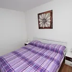 Dujmovic Apartamento *