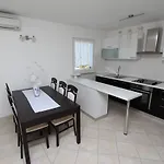 Dujmovic Apartamento *