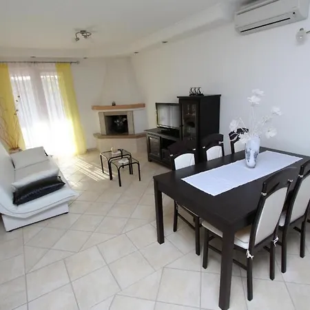 Apartment Dujmovic *