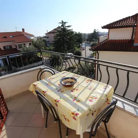 Dujmovic شقة روفينج